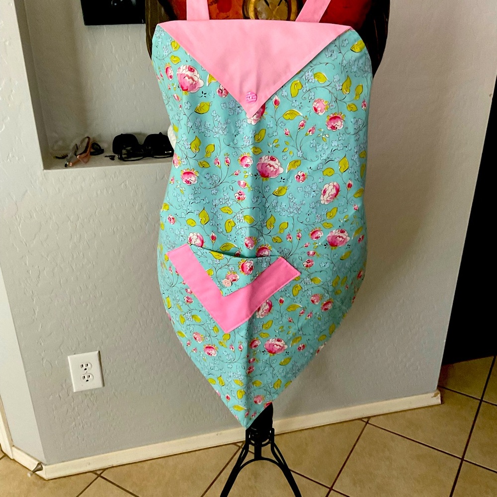 Women Apron- Pink Kisses